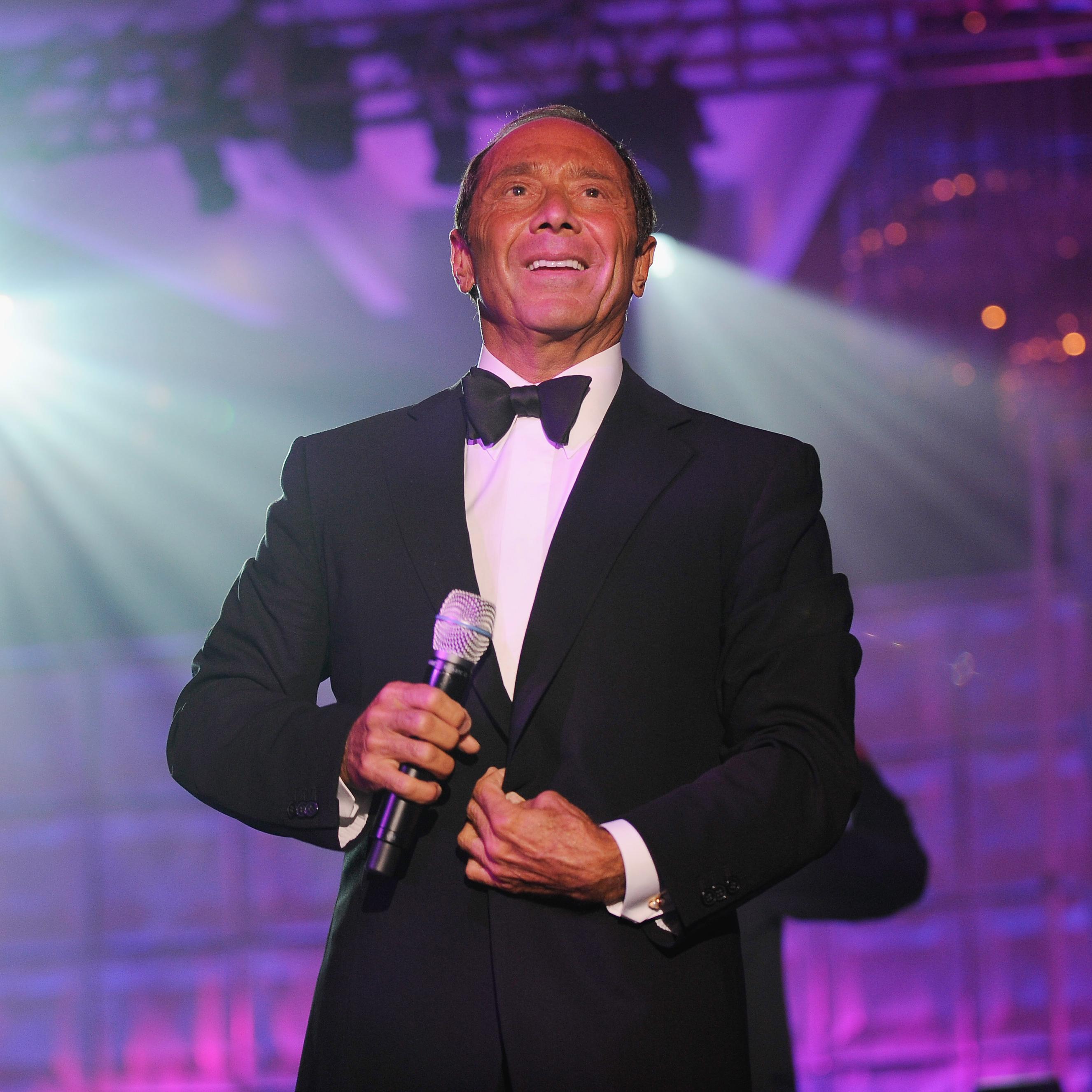 Paul Anka playing live